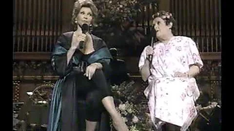 Raquel Welch & Marilyn Cooper - The Grass Is Alway...