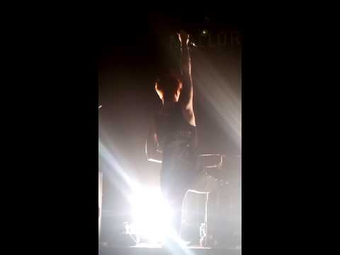 Mallory Knox - Shout at the Moon