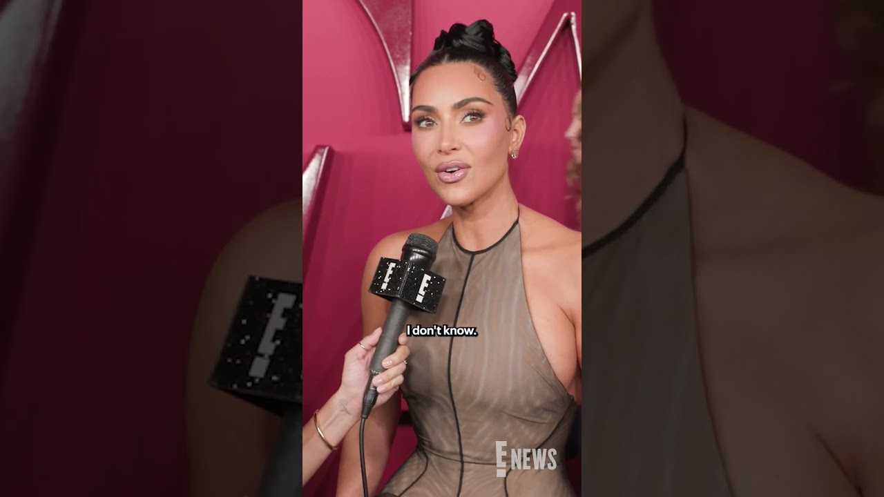 Мы полагаем, что все образы Ким Кардашьян на дорожке должны быть одобрены Норт Уэст