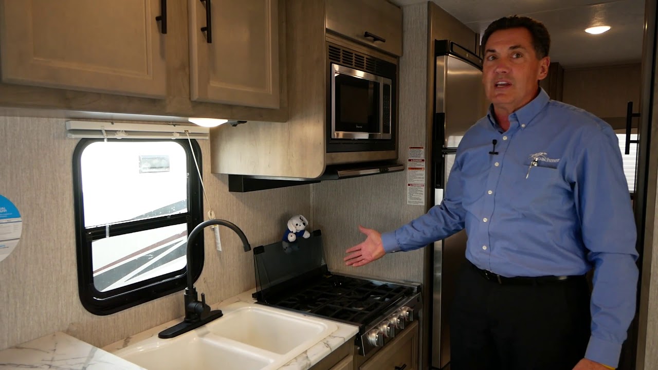 21 Coachmen Freelander 21rs Youtube 21 Coachmen Freelander 21rs Youtube