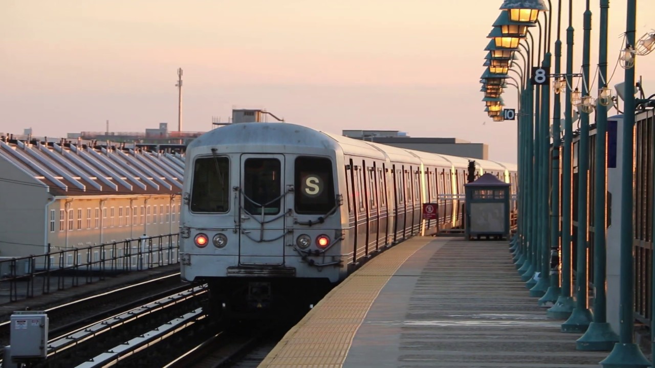R46 (S) Train at Beach 98th Street - Playland - YouTube