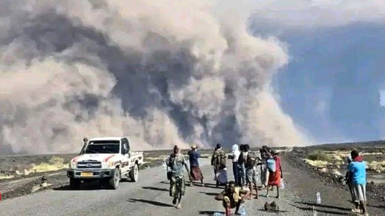 Ethiopia Volcano Eruption Viral Video : इथियोपिया में फटा ज्वालामुखी, वीडियो देख सब हैरान!