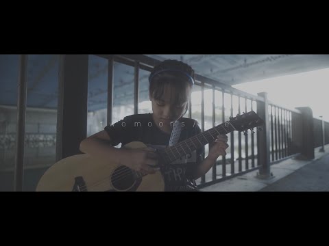 【8 year old girl's guitar cover】RARA - two moons（toe）