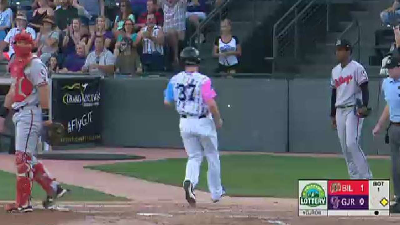 Rockies' Vilade triples in a run