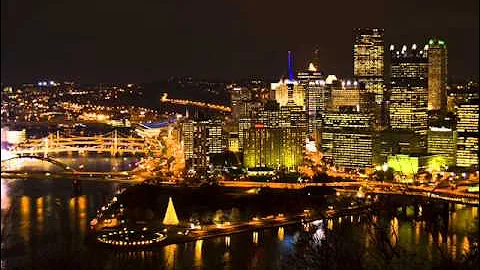 Santa Claus is comin' dahntahn.