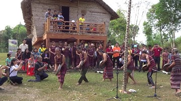 THI ĐÁNH CỒNG CHIÊN DÂN TỘC CHƠ RO HUYỆN VĨNH CỬU - ĐÁNH VÒNG TRÒN