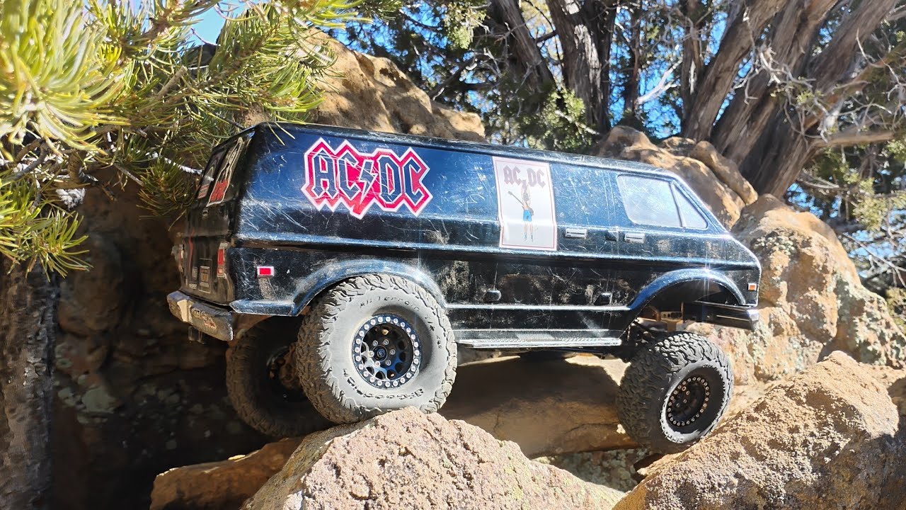 Rockin Sunday AC/DC Rock Van Trx4 Sport!!!