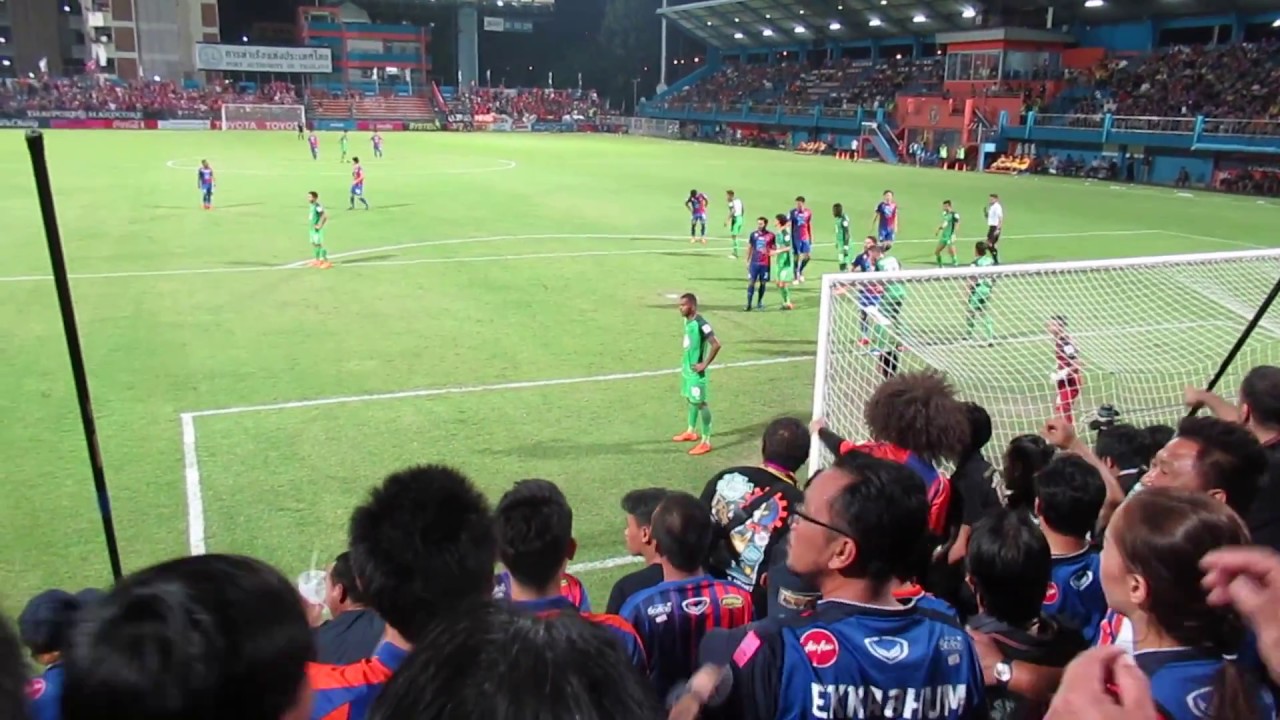 タイサッカーリーグ ゴール裏サポーター応援白熱の雰囲気 様子 タイポートvsプラチュワップfc Youtube