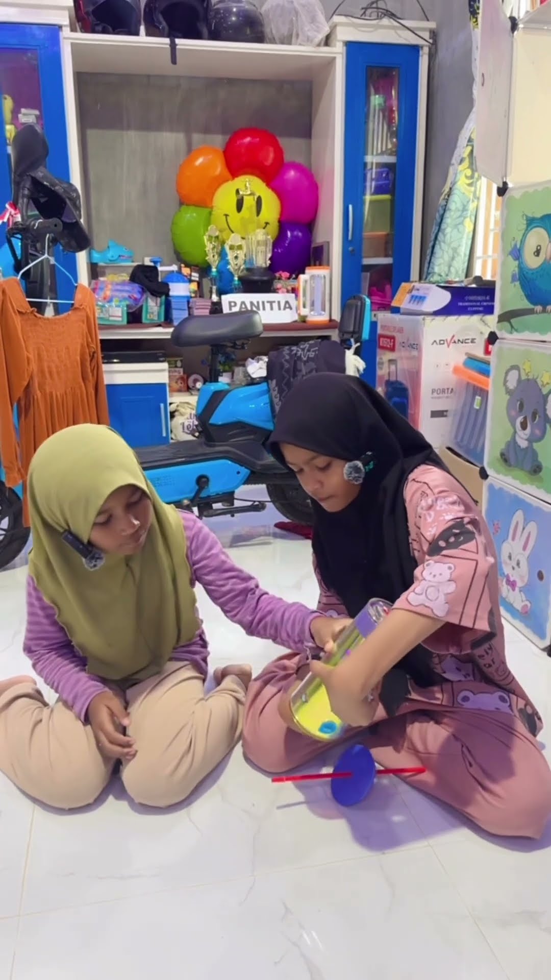 Hadiah perhiasan buat mama ??
