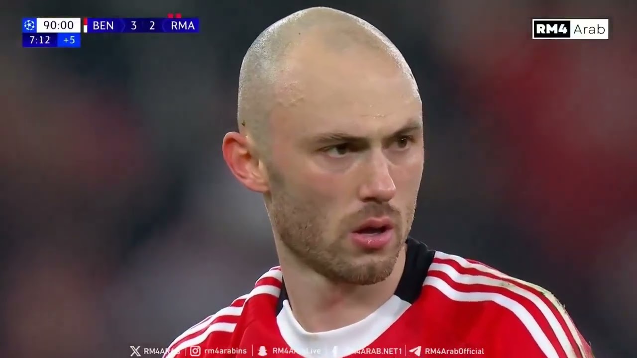 Benfica Goalkeeper scores against Real Madrid😂 