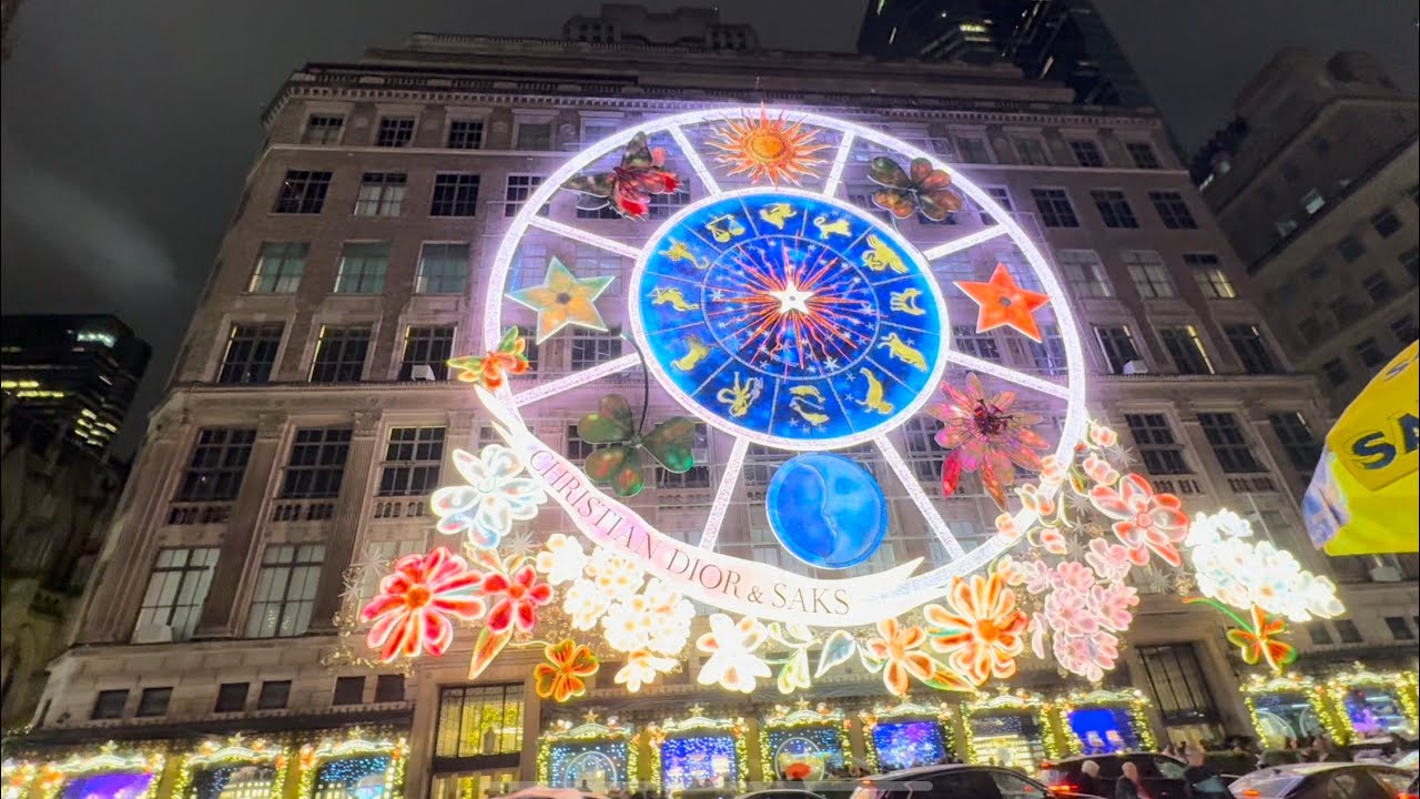 Saks Fifth Ave's UNBELIEVABLE Christmas Light Show NYC's Biggest