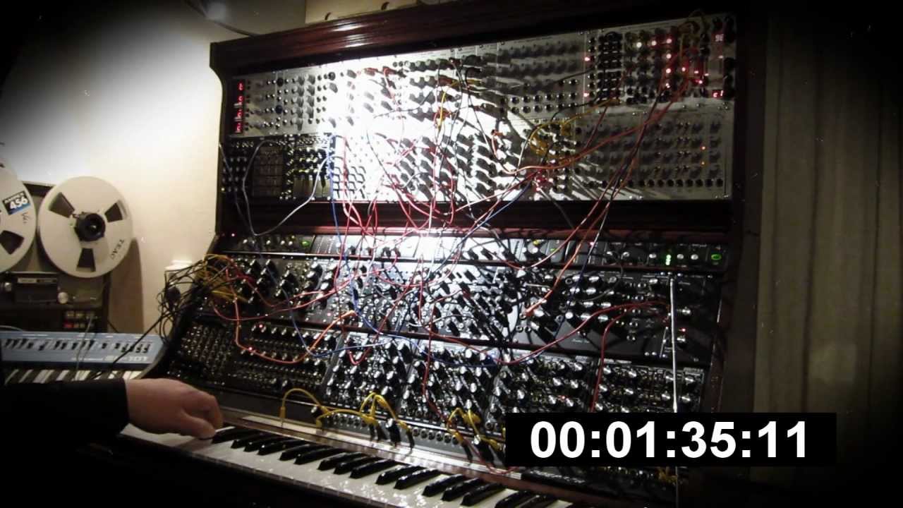 Sleduj Polyphonic Dark Energy (demo of 4 stacked Doepfer Dark Energy synths) na YouTube Sleduj Polyphonic Dark Energy (demo of 4 stacked Doepfer Dark Energy synths) na YouTube