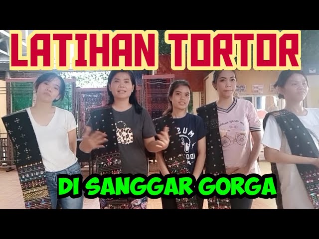 Latihan Tortor Cawan di Sanggar Gorga class=