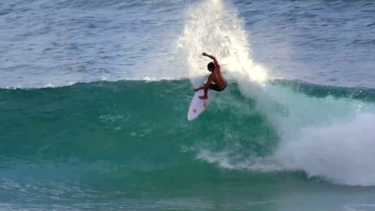 Snapper Rocks Pumping Surf PUMPING SNAPPER ROCKS THIS MORNING The world’s best surfers - YouTube