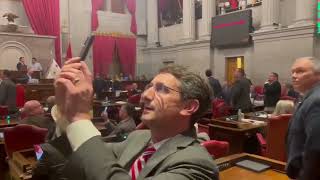 Tennessee lawmaker claims fellow lawmaker pushes him, grabs phone on House floor