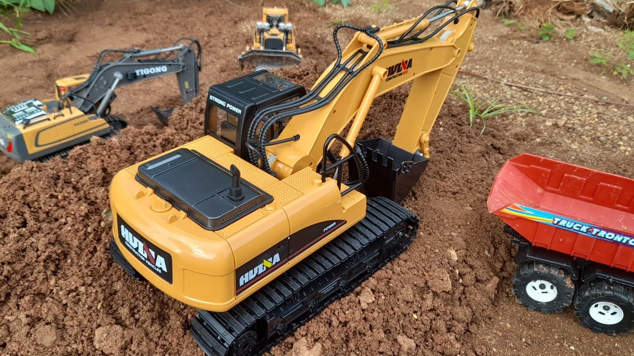 RC Excavator Huina 1570, RC Excavator Yigong 11 Chanel, RC Tractor