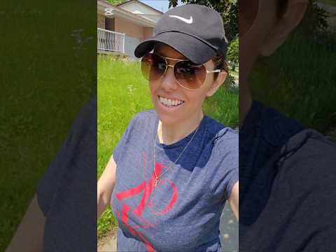 دخلت غابة صغير طبيعة وجمال فوق الخيال 