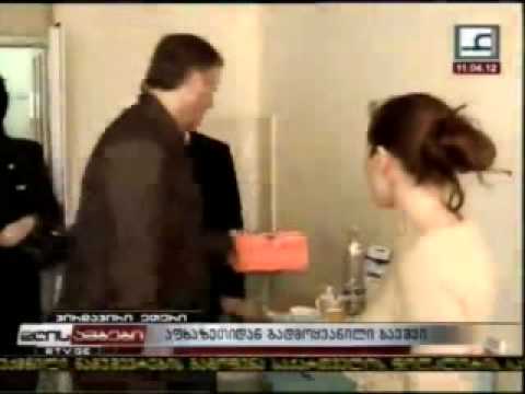 აფხაზ გოგონას თბილისში უმკურნალებენ