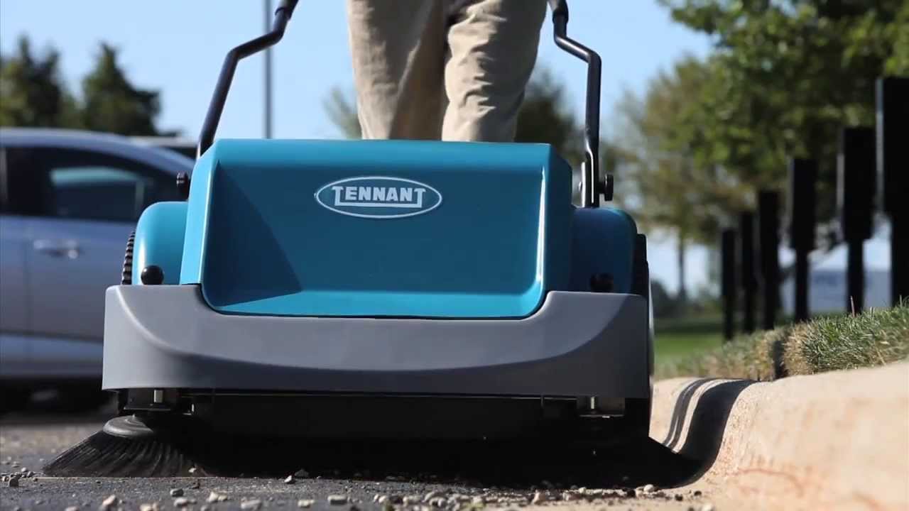 Tennant S3: Manuele veegmachine / Balayeuse autotractée manuelle