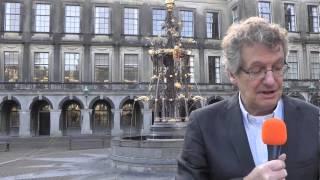 Hans Horwitz leest brief van Jan Suikerbuik voor