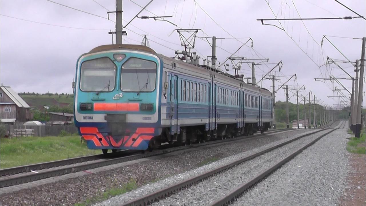 Амзя янаул электричка. Поезд красноуфимск. Жд станция нефтекамск. Электричка красноуфимск янаул. Ижевск красноуфимск электричка.