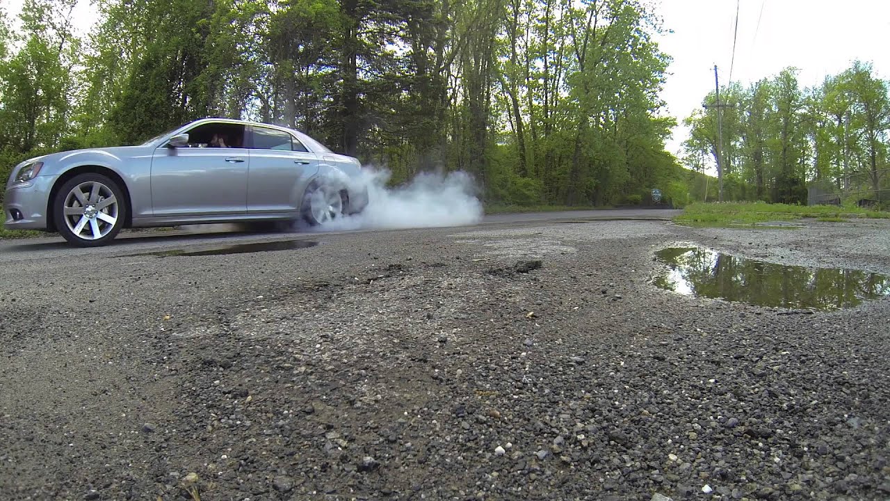 2014 Chrysler SRT8 300C Burnout - YouTube