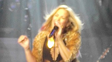 Lightweight - Demi Lovato in Toronto 03/07/12