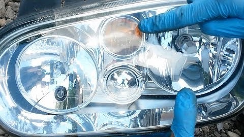 How to change / replace indicator light (turn signal) bulb on VW Golf Mk4, Bora, Jetta in 4 steps