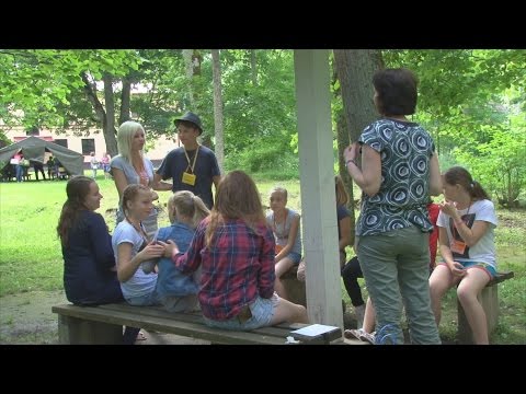 Video: Kā Izvēlēties Bērnu Lietas Brīvdienām Nometnē