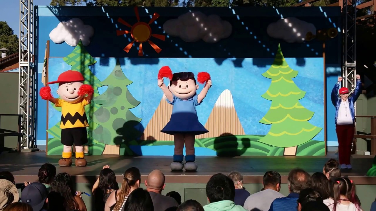 Knott's Berry Farm- Peanuts Celebration: Peanuts Balancing Act