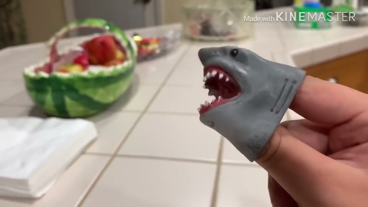 Shark Puppet Has A Child!