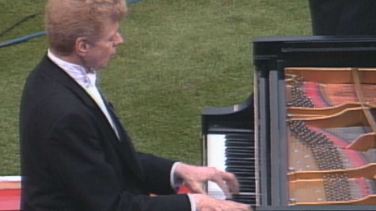 WATCH 5 jaw-dropping live piano performances from Van Cliburn photo image