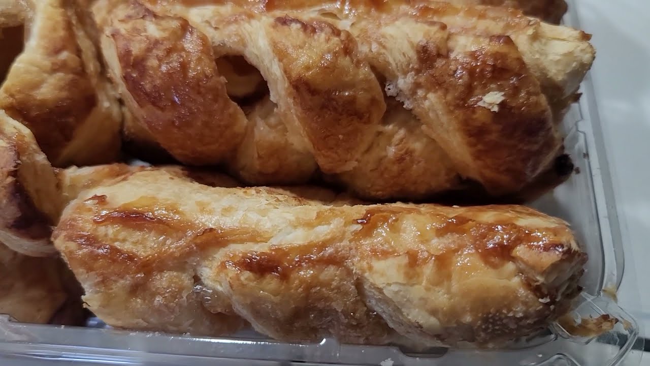 Costco Sale Item Review Braided Apple Strudel Taste Test Review Air