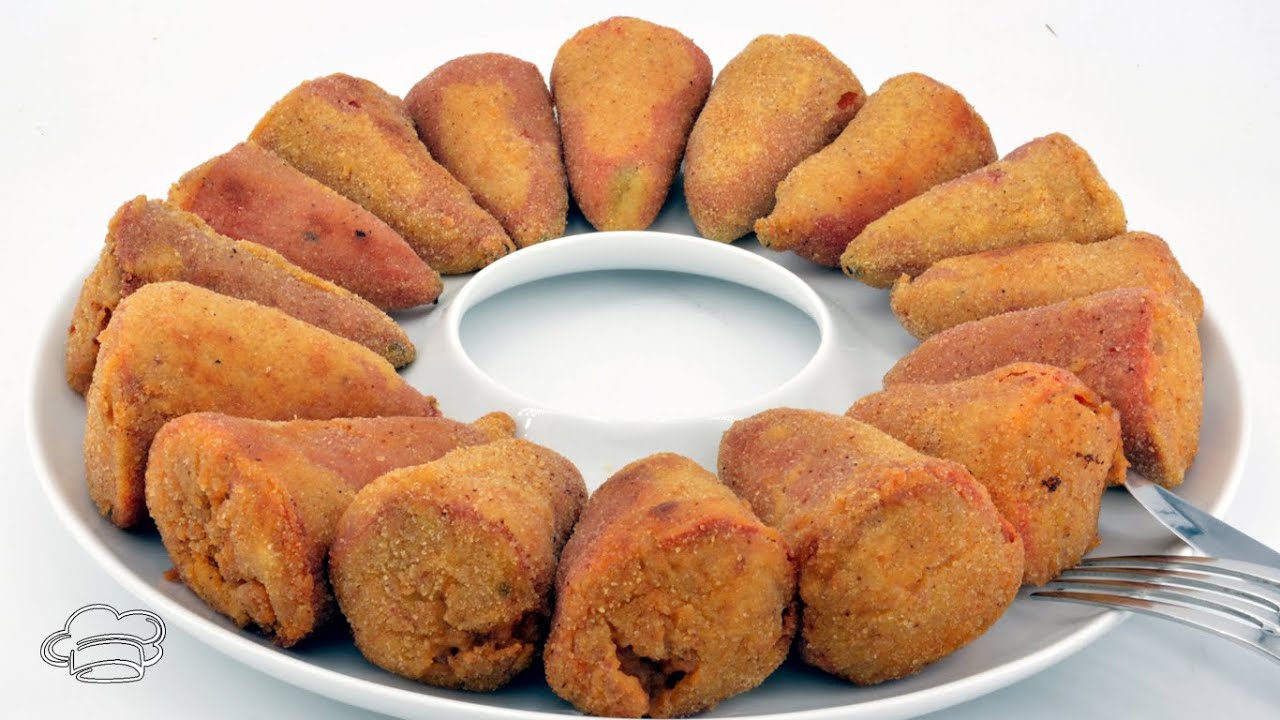 Pimientos rellenos de carne con empanado crujiente