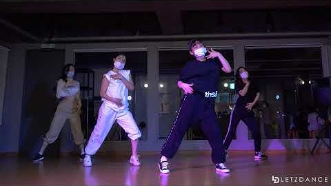 Thumbnail of Ash-B (애쉬비) - BOOTY (Feat. Mckdaddy)ㅣChoreography by LEEZYㅣ레츠댄스아카데미 안양범계점