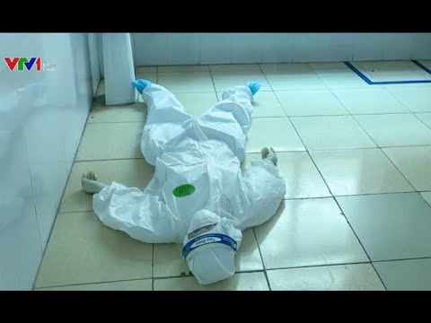 Video Những bác sĩ căng mình trên tuyến đầu chống dịch |... - youtube