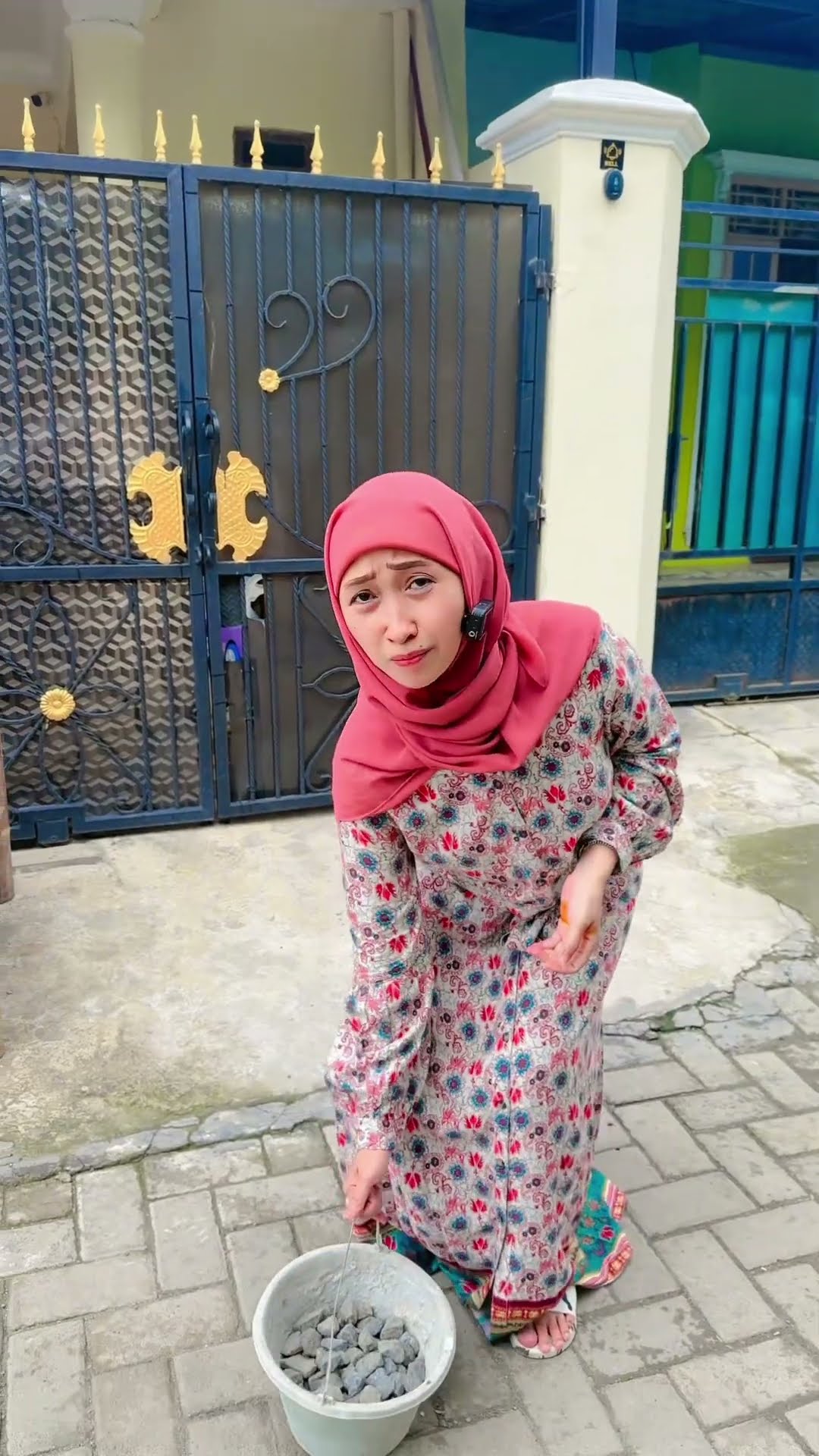 SOLUSI TANGAN TIDAK BERDARAH KETIKA ANGKAT BATU KERIKIL