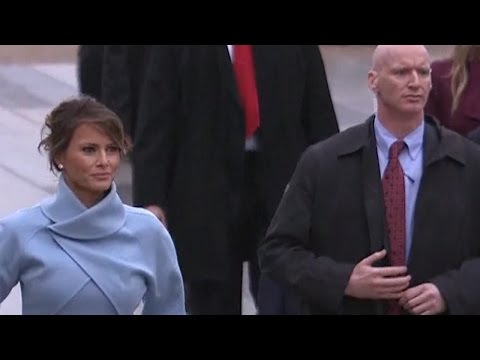 Did This Secret Service Agent Wear Fake Hand During Trump's Inauguration Parade?