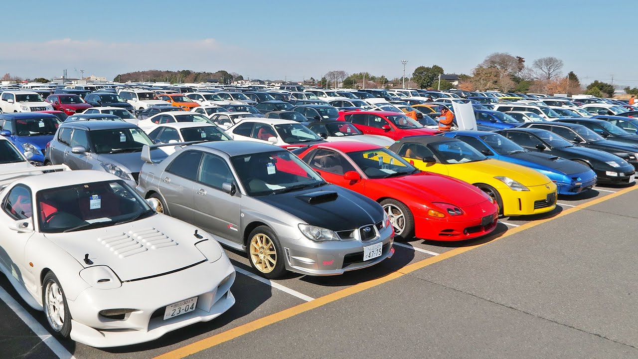 BIDDING ON CARS AT JAPAN'S BIGGEST CAR AUCTION! - YouTube