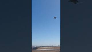 F-22 Raptor 5th gen fighter jet USAF United States Airforce Miramar Airshow turnandburn steep climb