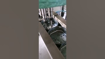 Automatic feeding drilling and tapping machine