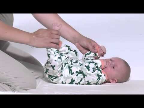 Video: Din baby bevægelse milepæle - 6-12 måneder