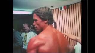 Arnold Schwarzenegger Posing Mr Olympia 1980. HD Resimi