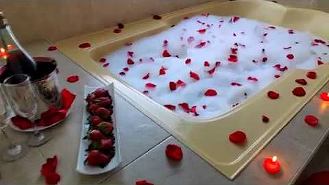 ¿Cómo se puede ser romántico en un jacuzzi?