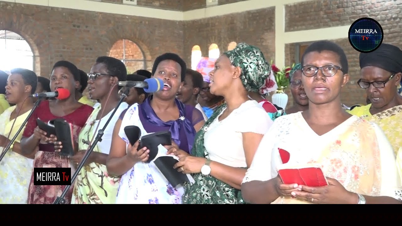 Nyegereza hafi yawe - Draw me nearer||INDIRIMBO N°139 mu Kirundi [Nd'uwawe Mwami...]