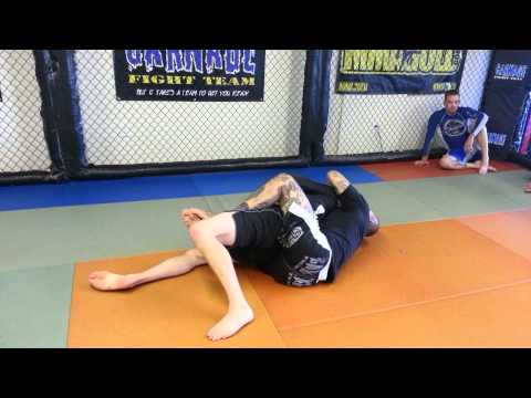 inverted half guard to samurai roll to back