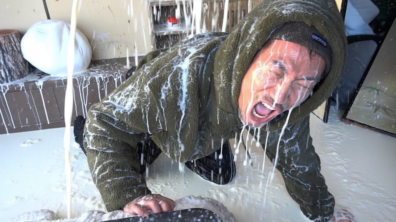 友達の家を2トンの牛乳で水没させてみた【ドッキリ】