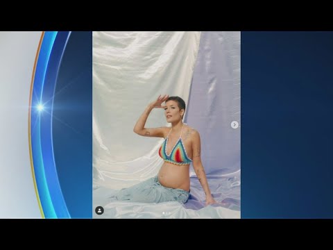 Trending: Halsey Is Expecting