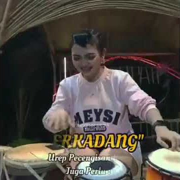 Syahiba saufa main kendang 😁