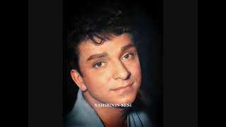 Zeki Müren - Her Telden Ol Meh Çalmıyor